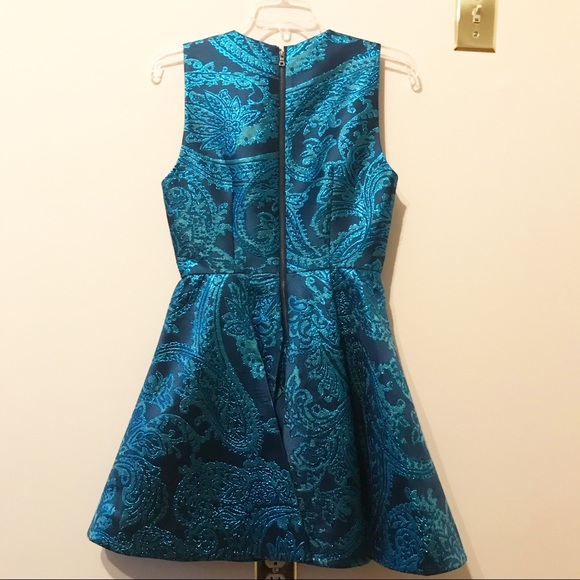 Alice + Olivia “Stasia” dress. - Picture 5 of 8